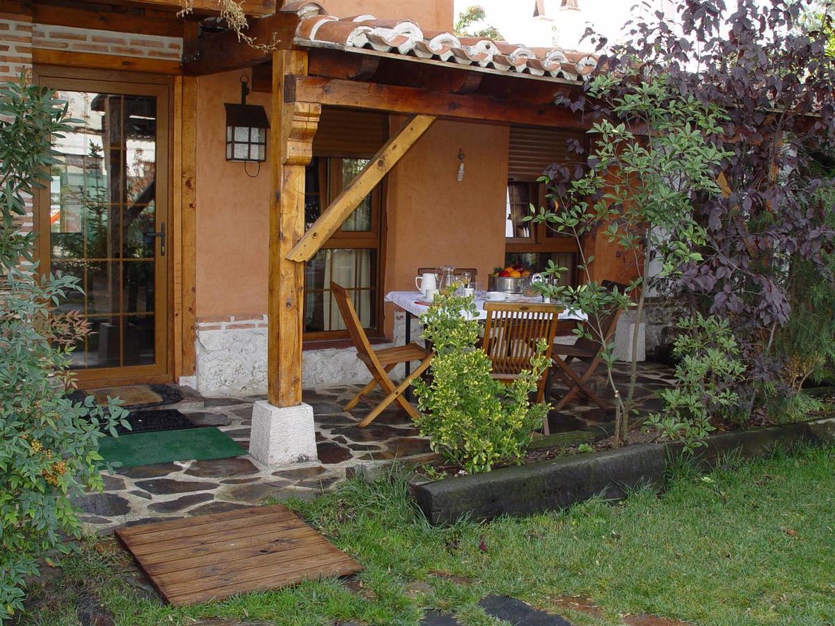 Hospedium Hacienda Las Cavas Olmedo Luaran gambar